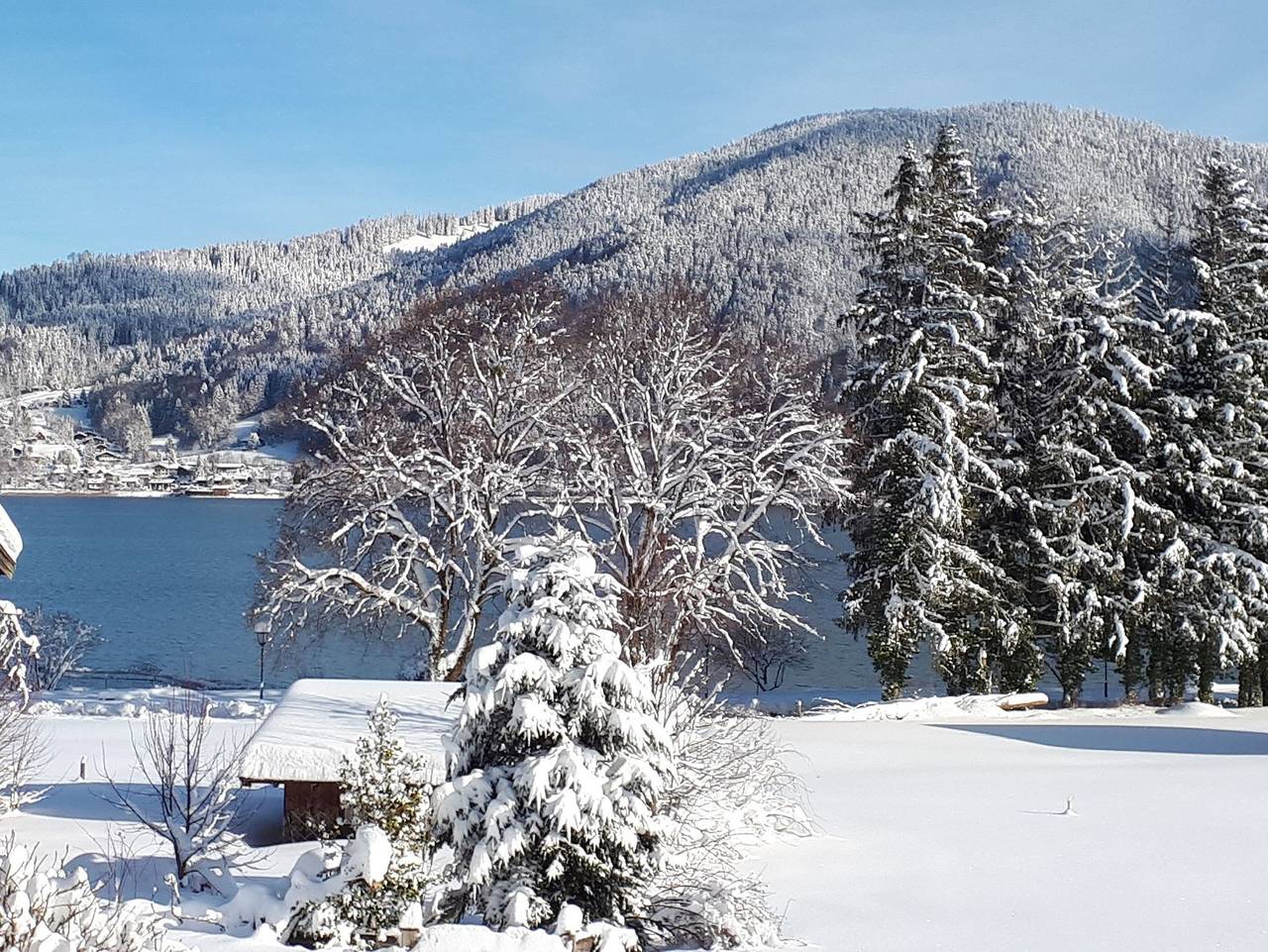 Ganze Ferienwohnung, Gästehaus Gartenheim    Fam. Schäffler - Ferienwohnung Apfelbaum (38qm) im 2. Stock in Bad Wiessee, Bayerische Alpen