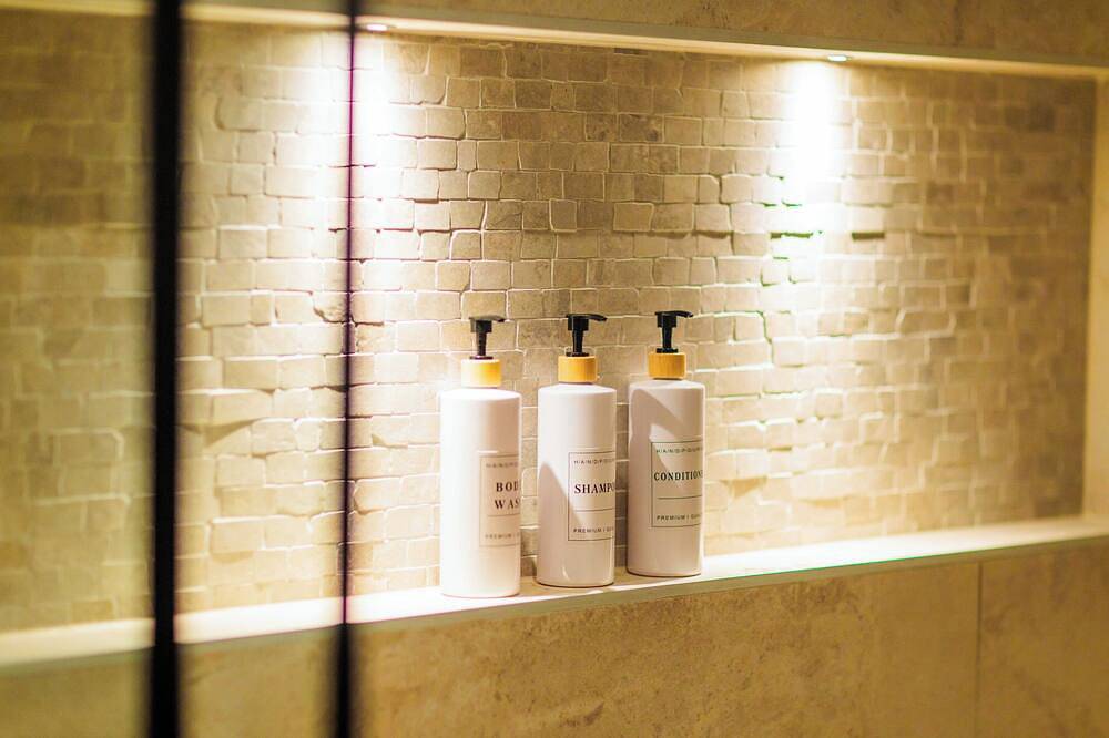 Romantic Suite with Sauna & Jacuzzi near Eindhoven City Centre in Eindhoven, North Brabant