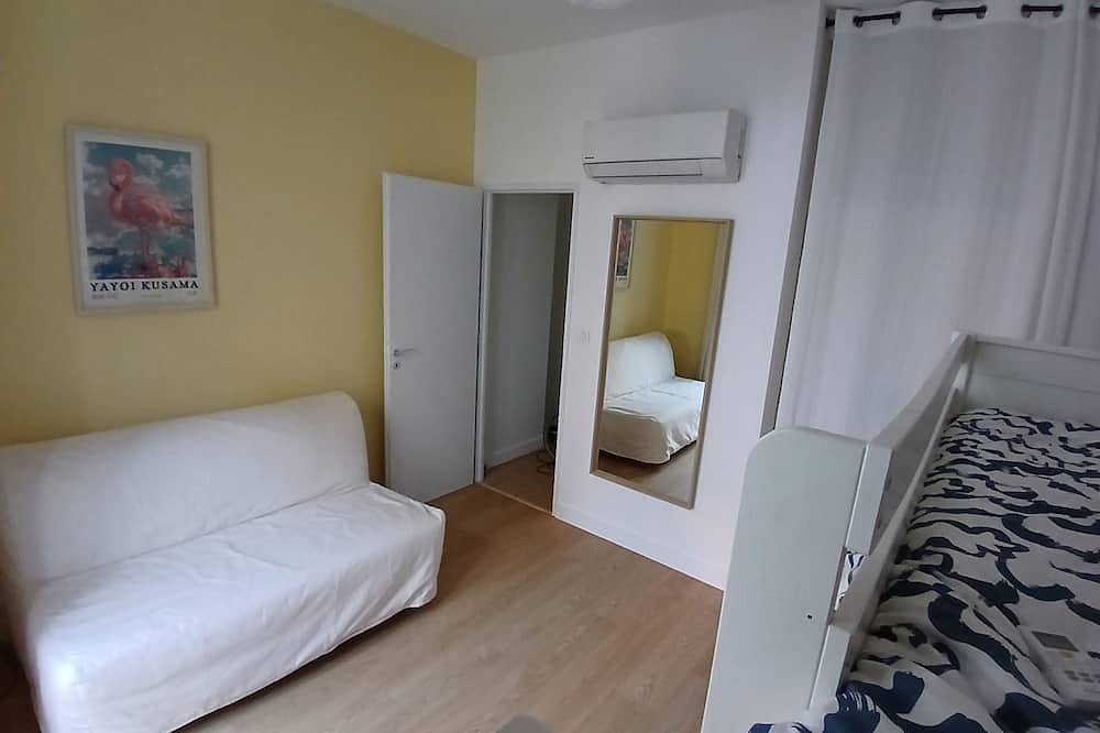 Appartement entier, Beau 3 Pièces Climatisé idéalement situé en Centre Ville Vue sur le Canal in Sète, Côte méditerranéenne (France)