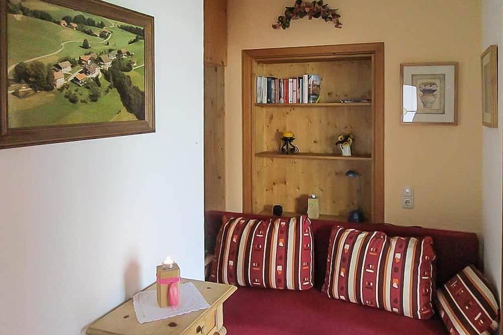 Ganze Wohnung, Ferienwohnung Hörnle (Hund auf Anfrage) - Haus Florian Lory in Bad Kohlgrub, Bayerische Alpen