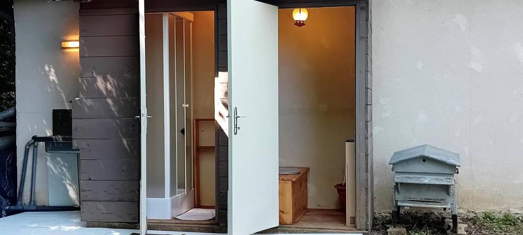 Tente pour 4 personnes, avec vue et jardin dans le Jura - 2