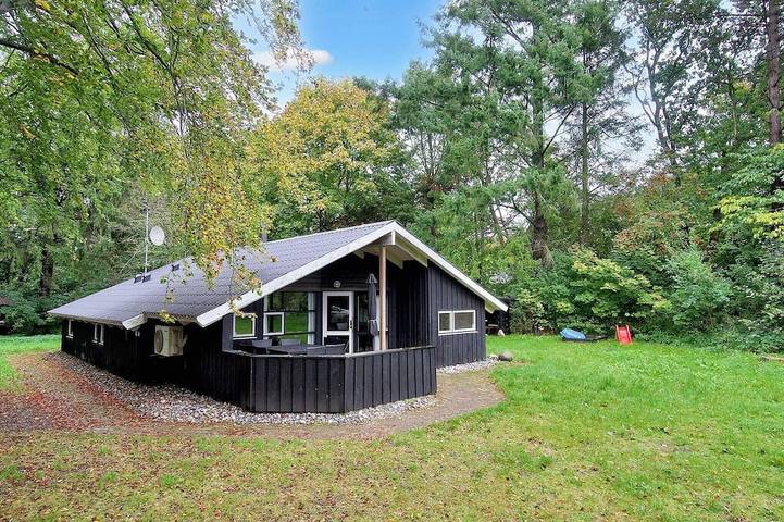 Ferienhaus für 8 Personen, mit Whirlpool und Terrasse sowie Sauna - 1