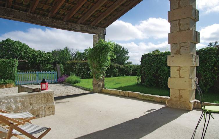 Encantador apartamento en el centro de la ciudad a 2 km con aparcamiento y jardín in Saint-Fort-sur-Gironde, Región de Jonzac