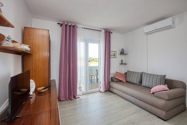Ferienwohnung für 4 Personen, mit Balkon/Terrasse in Grad Šibenik - 2