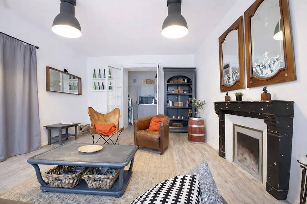 Appartement entier, Centre historique Dijon, caveau bourguignon atypique, 85 m², 4 pers in Dijon, Région de Dijon