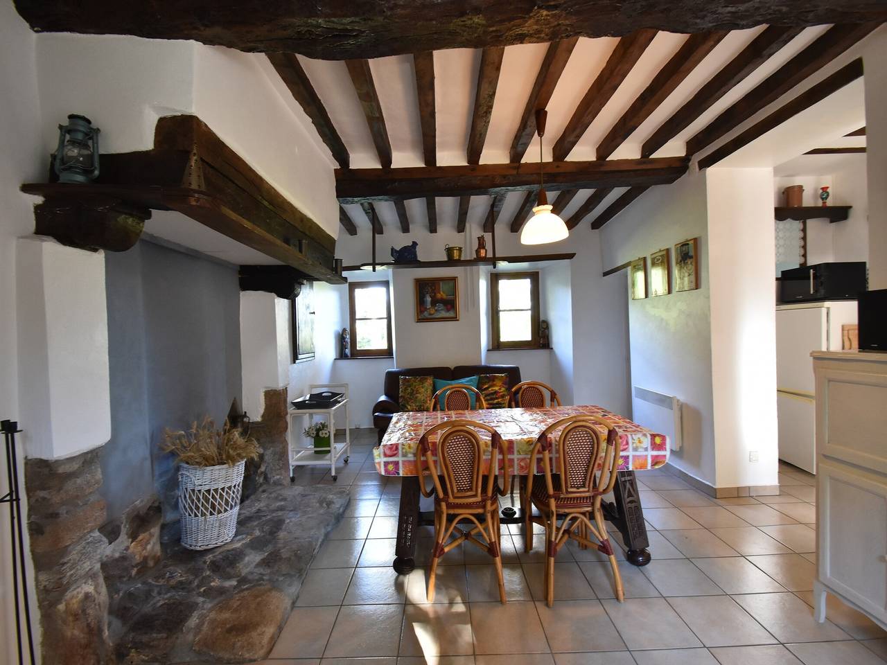 Typical Norman farmhouse with free Wifi, a short drive from the coast in Saint-Sauveur-Lendelin, Région de Coutances