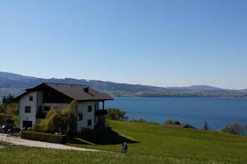 Ferienwohnung für 4 Personen, mit Balkon und Garten in Weyregg am Attersee