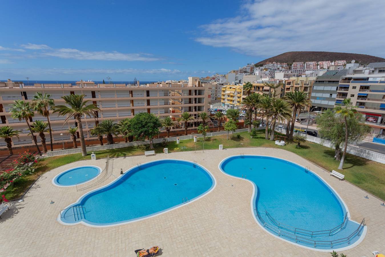Ganze Wohnung, Ferienwohnung 'Lovely Nice Los Cristianos' mit Meerblick, Gemeinschaftspool und Wlan in Los Cristianos, Arona