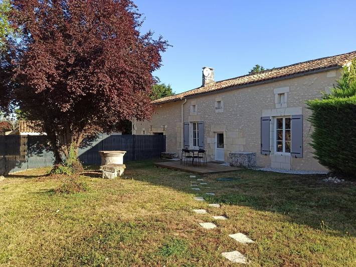 Gîte pour 2 personnes, avec terrasse et jardin