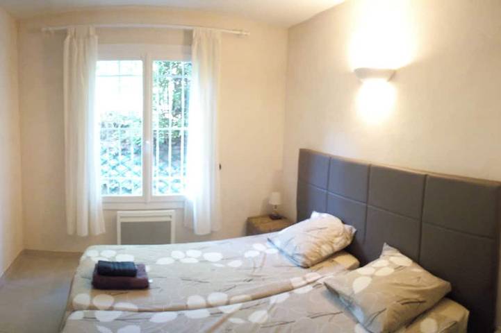 Location de vacances pour 6 personnes, avec terrasse et jardin dans Plage de la Baumette - 3