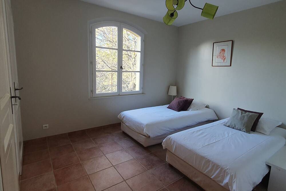 Elegant bastide with swimming pool for rent in a private estate in Haut-Var in Tourtour, Draguignan region