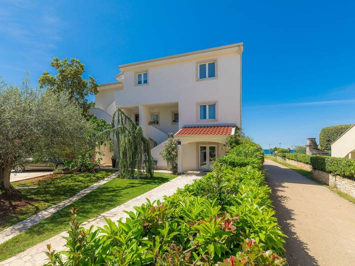 Ferienwohnung für 4 Personen, mit Terrasse und Garten in Umag und Umgebung