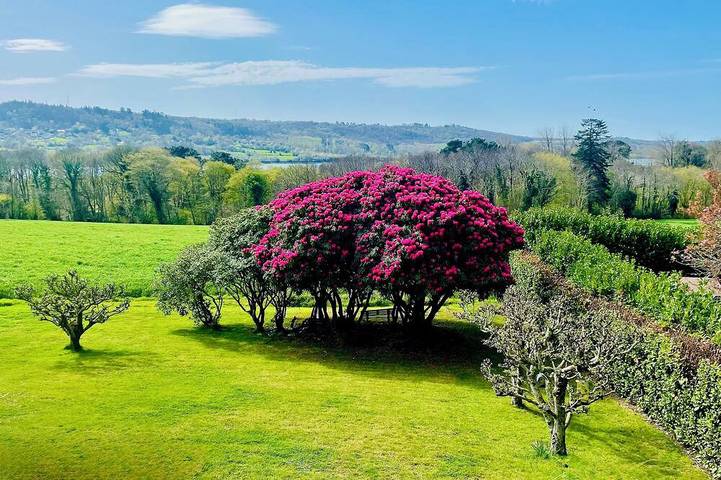 Gîte pour 10 personnes, avec Jacuzzi et Jardin à La Forest-Landerneau