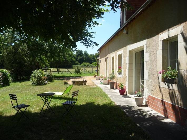 Gîte pour 2 personnes, avec jardin et vue dans Bazouges Cré sur Loir