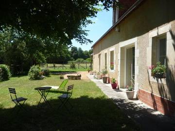 Cottage pour 2 personnes, avec vue et jardin dans Bazouges Cré sur Loir