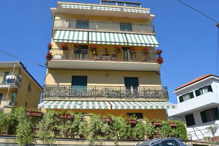 Gîte pour 4 personnes, avec vue et terrasse à Noli - 2