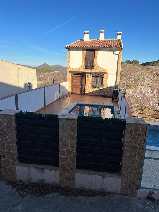 Casa rural para 6 personas, con Balcón y Terraza además de Piscina y Vistas en Provincia de Albacete