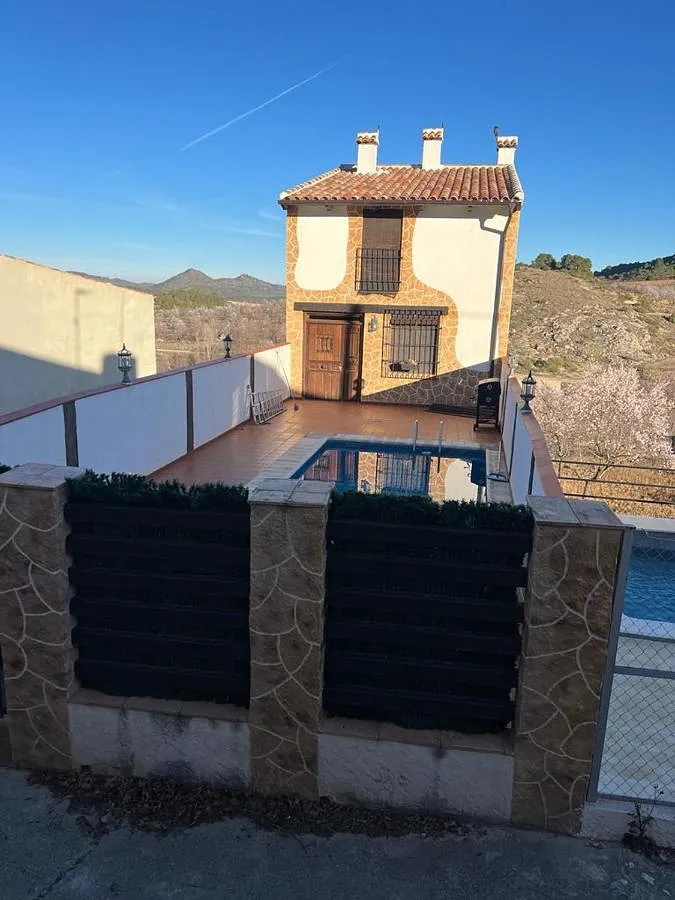 Casa rural para 6 personas, con piscina además de vistas y terraza, Se admiten mascotas - 1