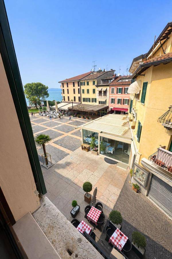 Bnb für 2 Personen, mit Ausblick und Seeblick in Sirmione