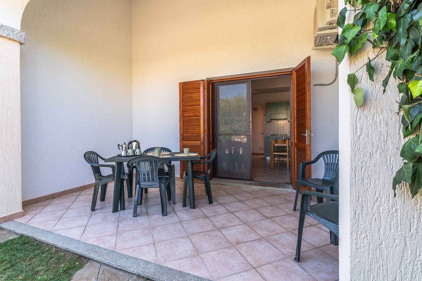 Apartamento vacacional entero, Apartamento de vacaciones con aire acondicionado a solo 300m de la playa  in Budoni, Olbia-Tempio