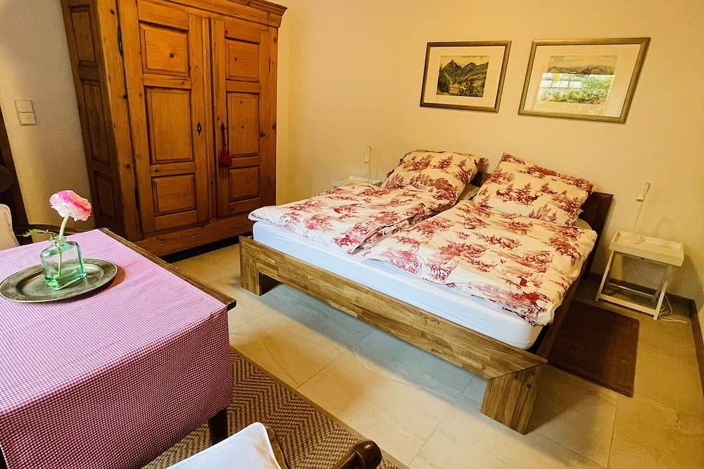 Forsthaus Zerbe / Espenschied, neu renoviert mit großzügigem Garten in Dahn, Pfalz