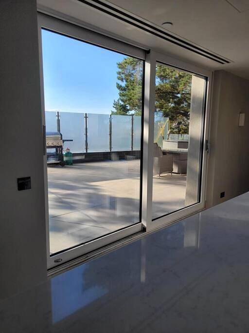 Entire apartment, Three-Bedroom Apartment in Sandbanks, Poole