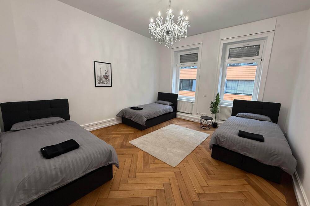 Ganze Wohnung, Offenbach 200m2 10 Personen O1 in Offenbach am Main, Offenbach