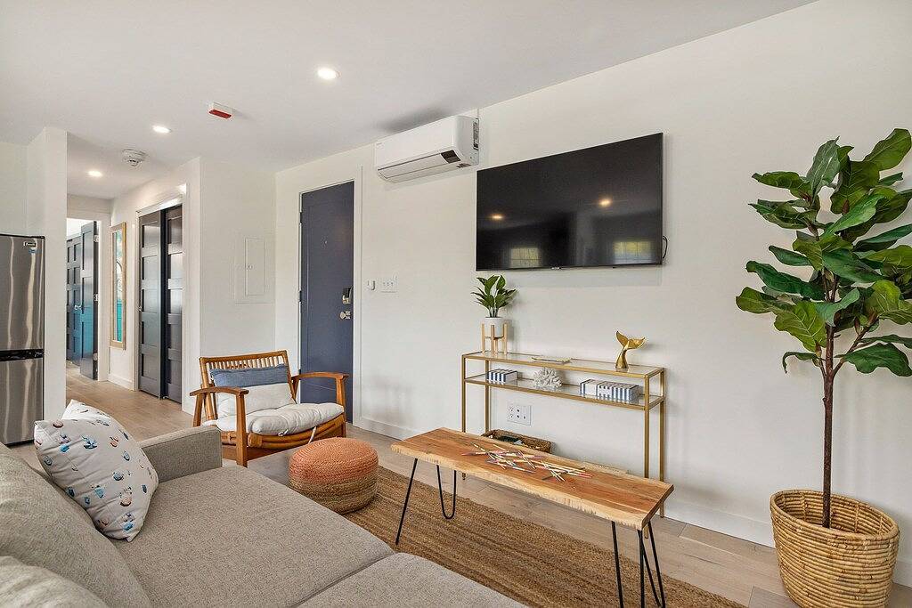 Ganze Wohnung, Twenty Shore - 2 Ocean Suite in Ogunquit, York County