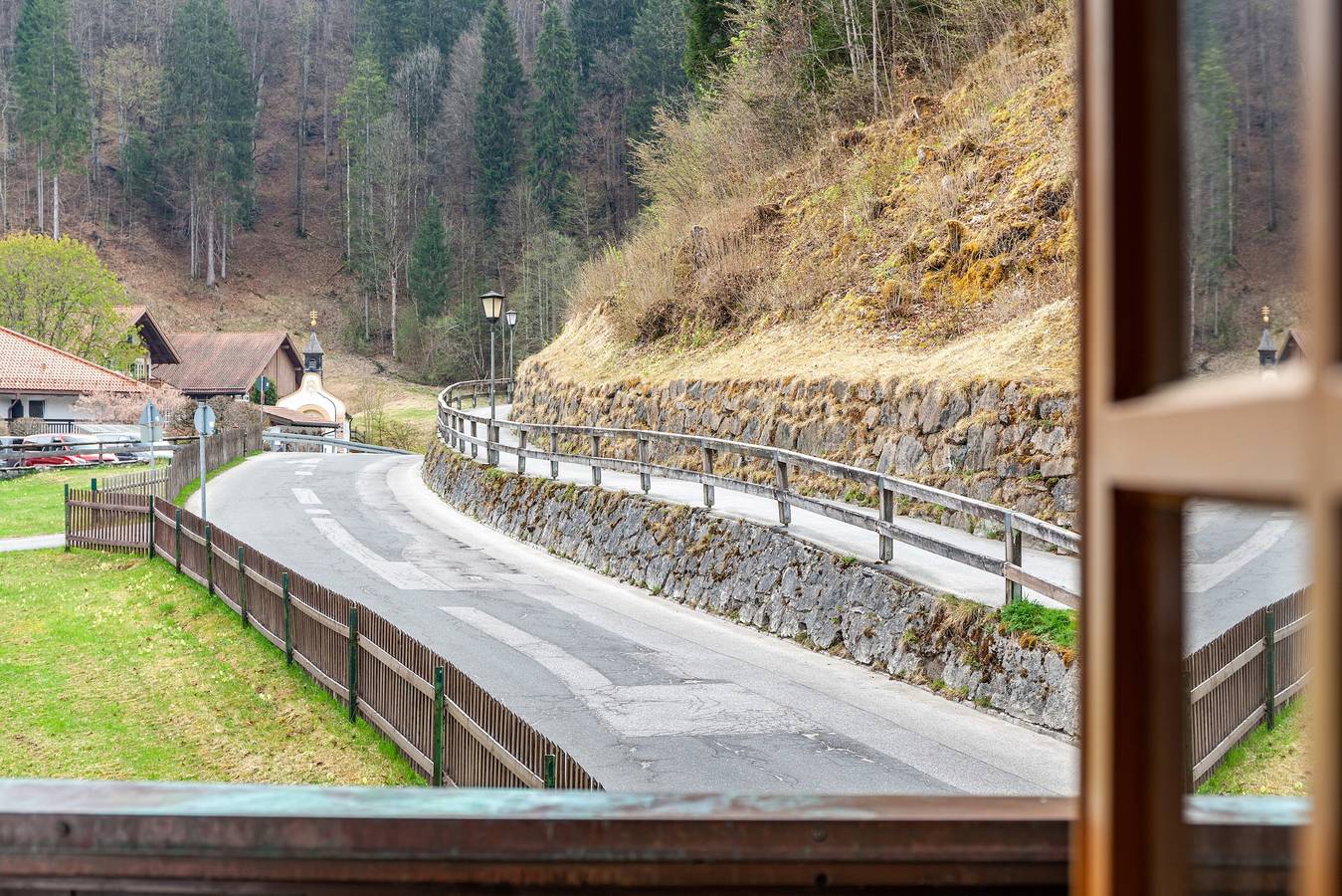 Ganze Wohnung, Ferienwohnung 'Haus Niklos - Waldeck' mit Bergblick, Garten und Wlan in Grainau, Eibsee