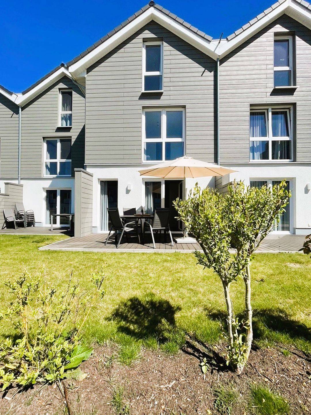 Modernes Ferienhaus, Sauna, Süd-Terrasse, Loggia mit Meerblick, Haustiere in Schillig Strand, Wangerland