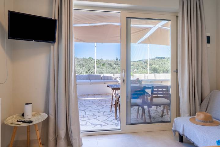Estudio entero, Estudio 'Despina' con vistas a la montaña, Wi-Fi y aire acondicionado in Paxoí