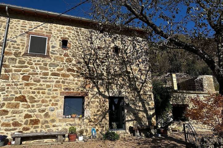 Location de vacances pour 4 personnes à Chalencon