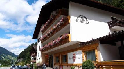 Ferienwohnung für 10 Personen, mit Balkon und Garten sowie Sauna, mit Haustier in Silvretta Montafon