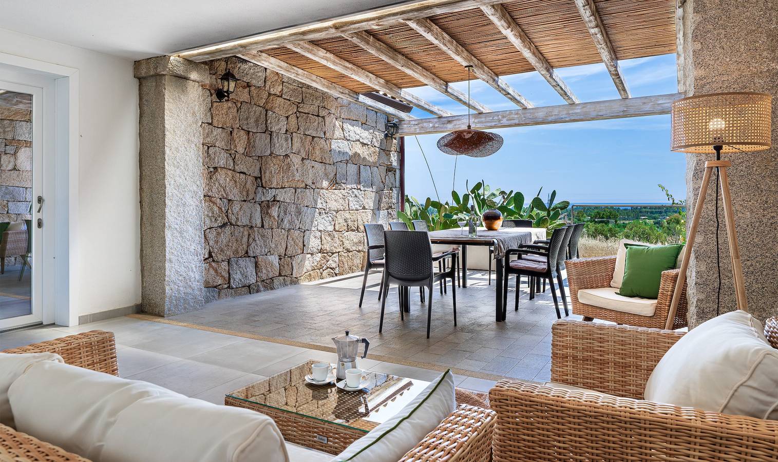 Villa 'Laccus 8' met Uitzicht op Zee, Wifi en Airconditioning in Castiadas, Provincie Cagliari