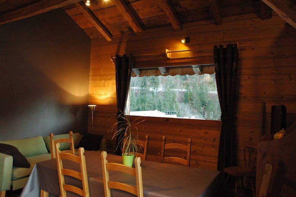 Appartement in karakter chalet met ski toegang in Montriond, Les Portes du Soleil