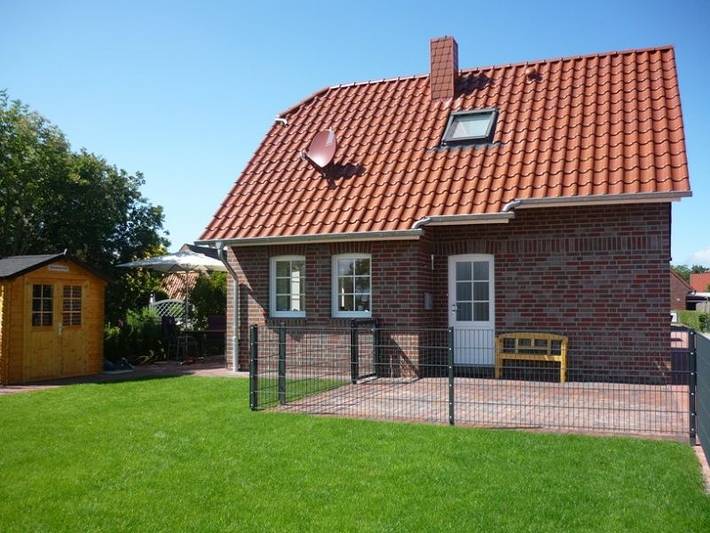 Ferienhaus für 4 Personen, mit Terrasse und Garten in Greetsiel