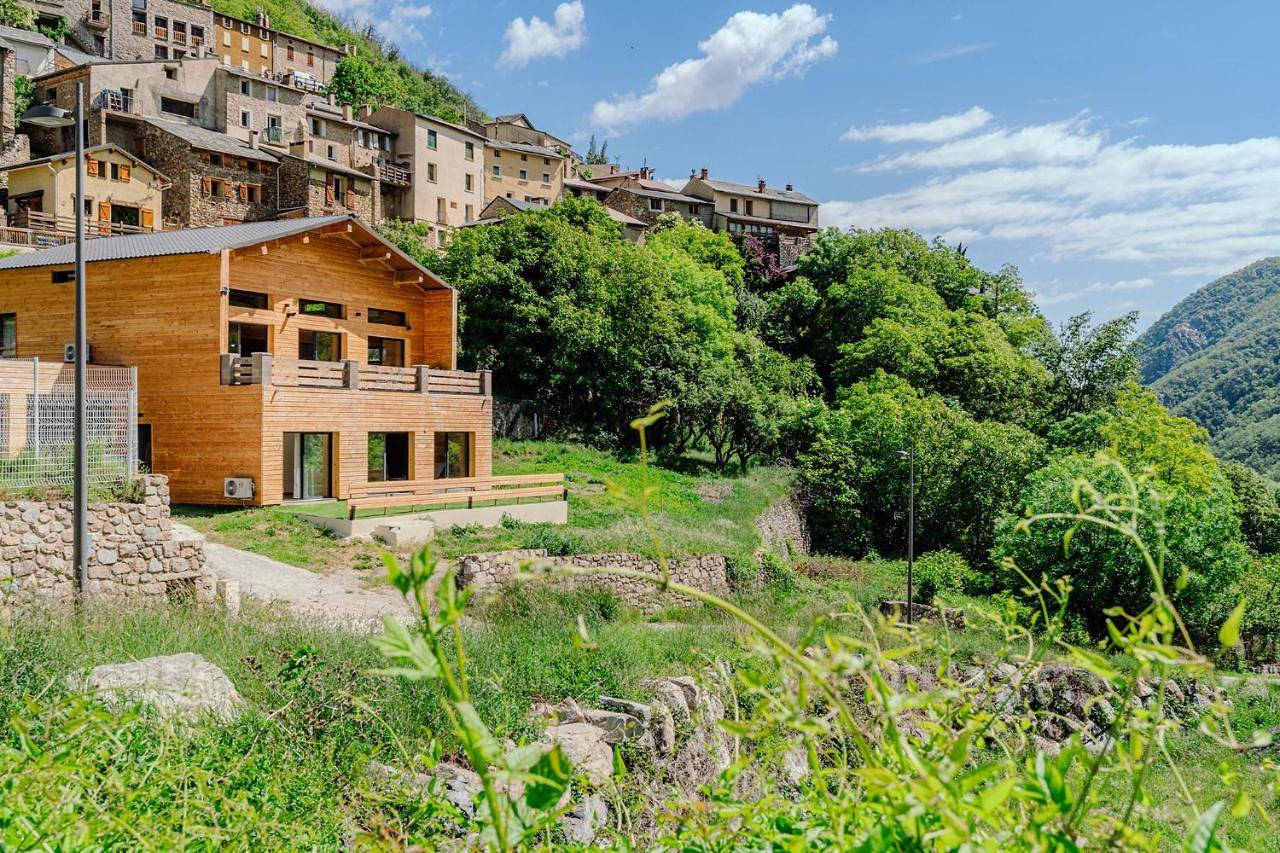 Chalet Prestige by Mahdi Piscine interieure privee Vue montagnes 12pers 300m2 in Fontpédrouse, Parc naturel régional des Pyrénées catalanes