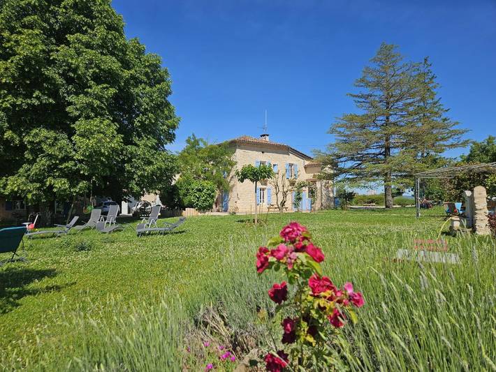 Gîte pour 11 personnes, avec jardin