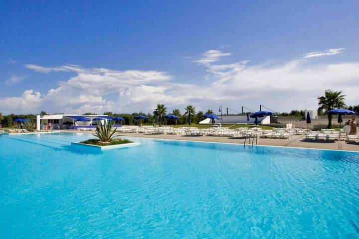 Ferienanlage für 4 Personen, mit Pool und Kinderpool sowie Ausblick und Garten, mit Haustier in Italien - 2