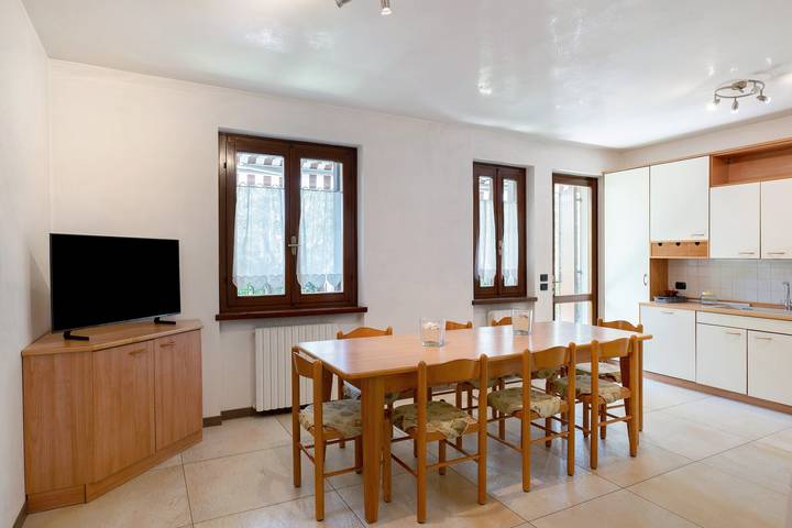 Casa Vacanze 'Valpolicella Family House' con Terrazza Privata, Wi-Fi e Aria Condizionata in San Pietro in Cariano, Provincia di Verona