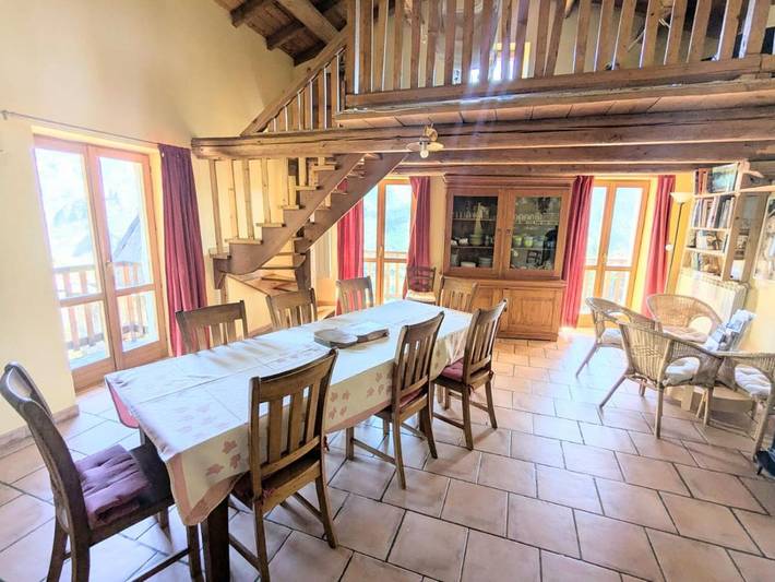 Gîte pour 10 personnes, avec sauna ainsi que balcon et vue à Fontan - 4