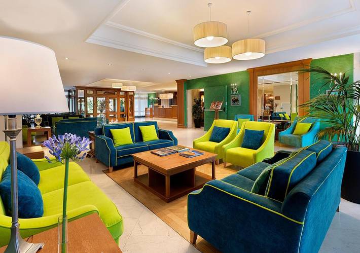 Hôtel pour 2 personnes, avec jacuzzi et sauna ainsi que jardin et piscine