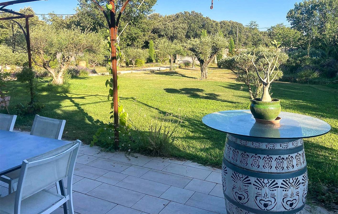 Gemütliche Wohnung mit Pool und WLAN, 2,5 km von Caromb entfernt in Caromb, Parc naturel régional du Mont-Ventoux