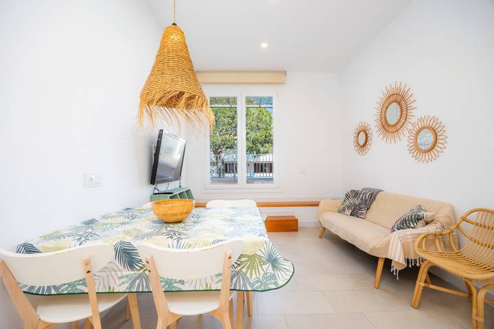 Ganze Wohnung, Apartment 'C' mit privater Terrasse, Wlan und Klimaanlage in Cala d'Or, Santanyí