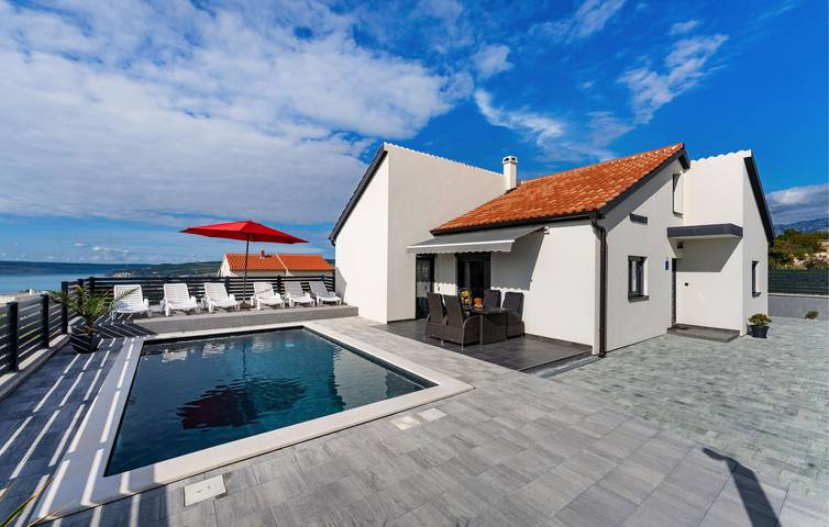 Ferienhaus für 8 Personen, mit Terrasse und Pool in Maslenica - 2