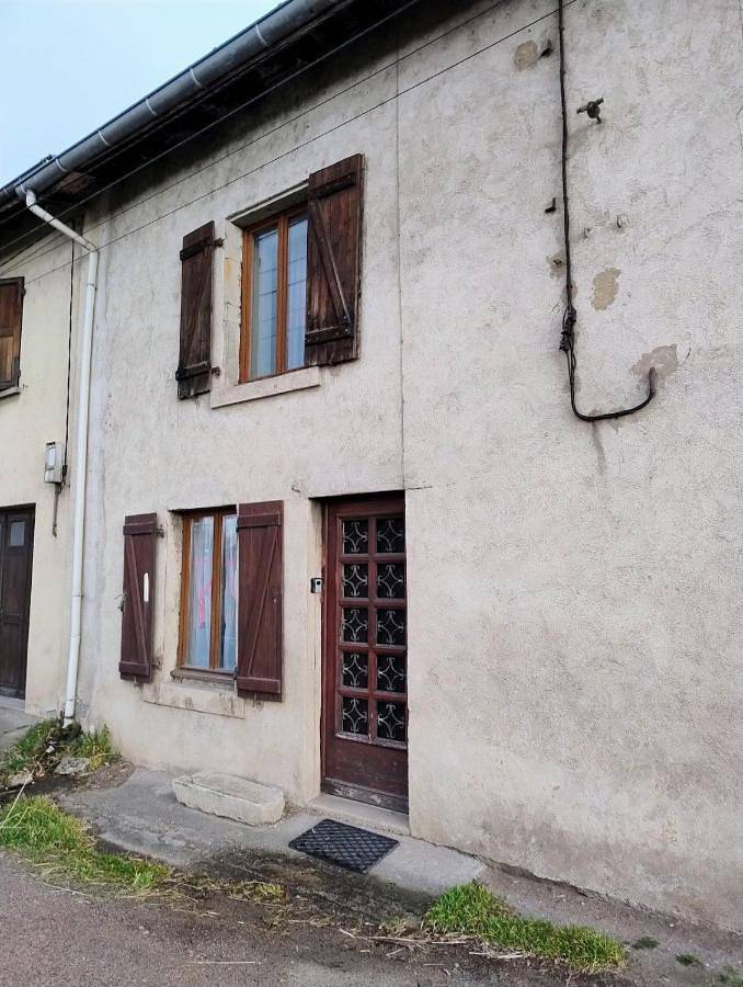 Appartement entier, One-Bedroom Apartment in Courpière, Parc Naturel Régional Livradois-Forez