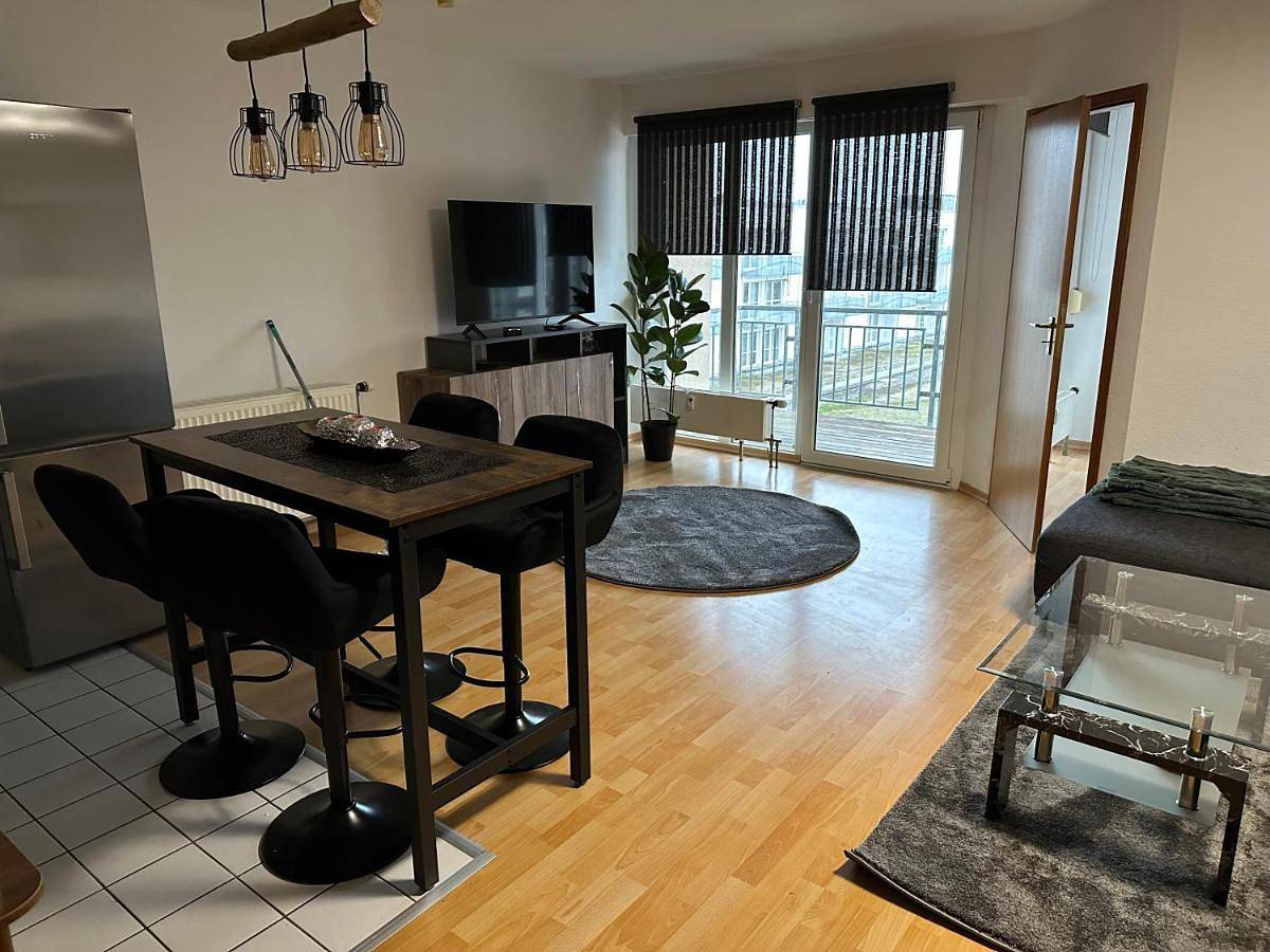 Ganze Wohnung, One-Bedroom Apartment in Südwest, Leipzig