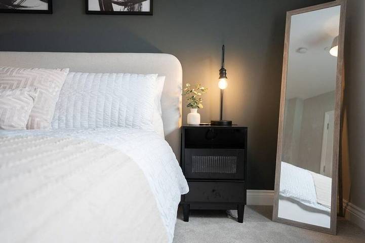 Entire apartment, Luxury 1-Bed Flat - Free Parking in Solihull, Birmingham Area