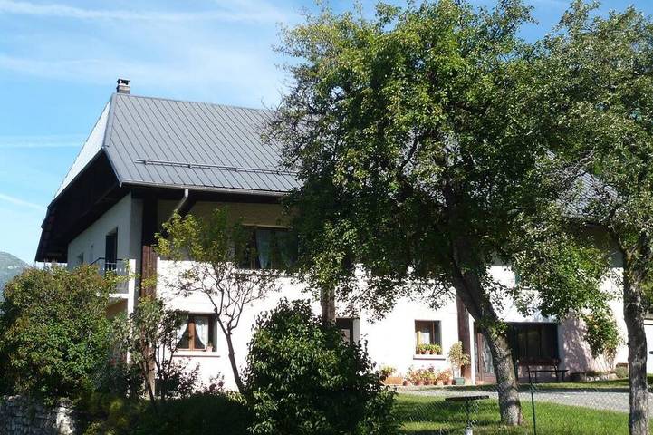 Gîte pour 4 personnes, avec terrasse et jardin dans Montvernier
