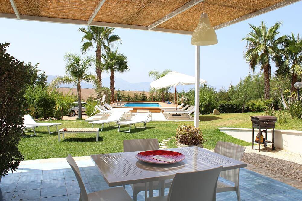 Ganze Wohnung, Villa-Wohnung mit Blick auf den Golf von Castellammare. in Partinico, Palermo Provinz